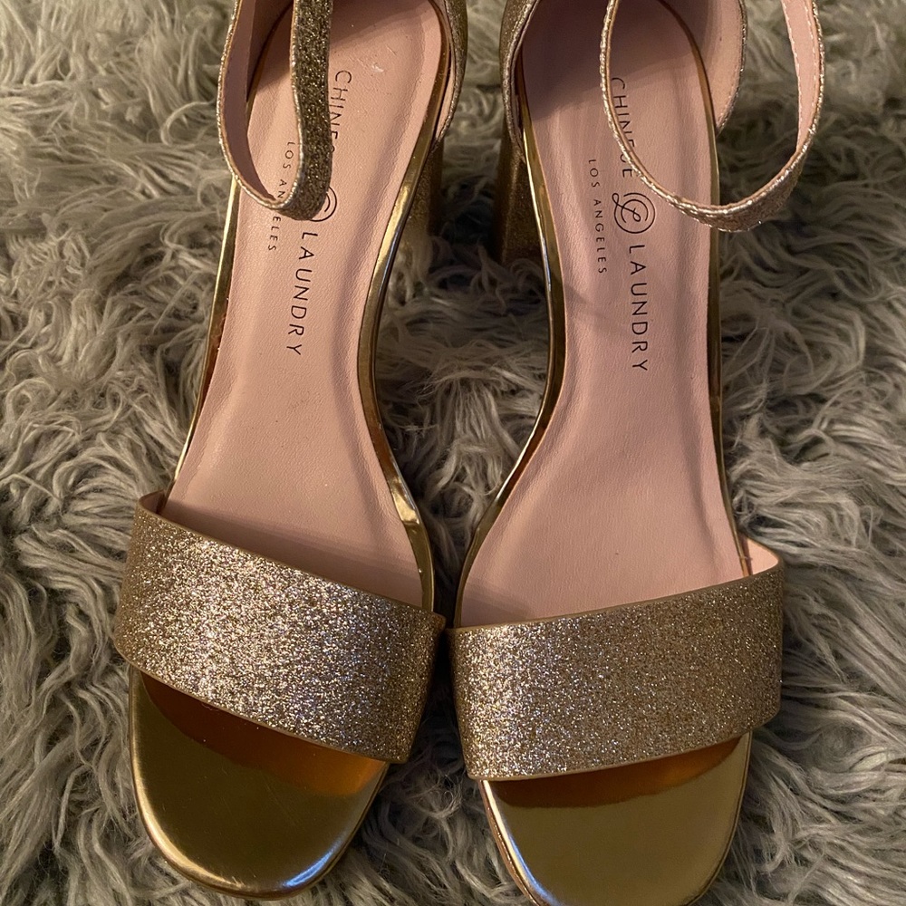 Chinese Laundry Jody Glitter Block Heel